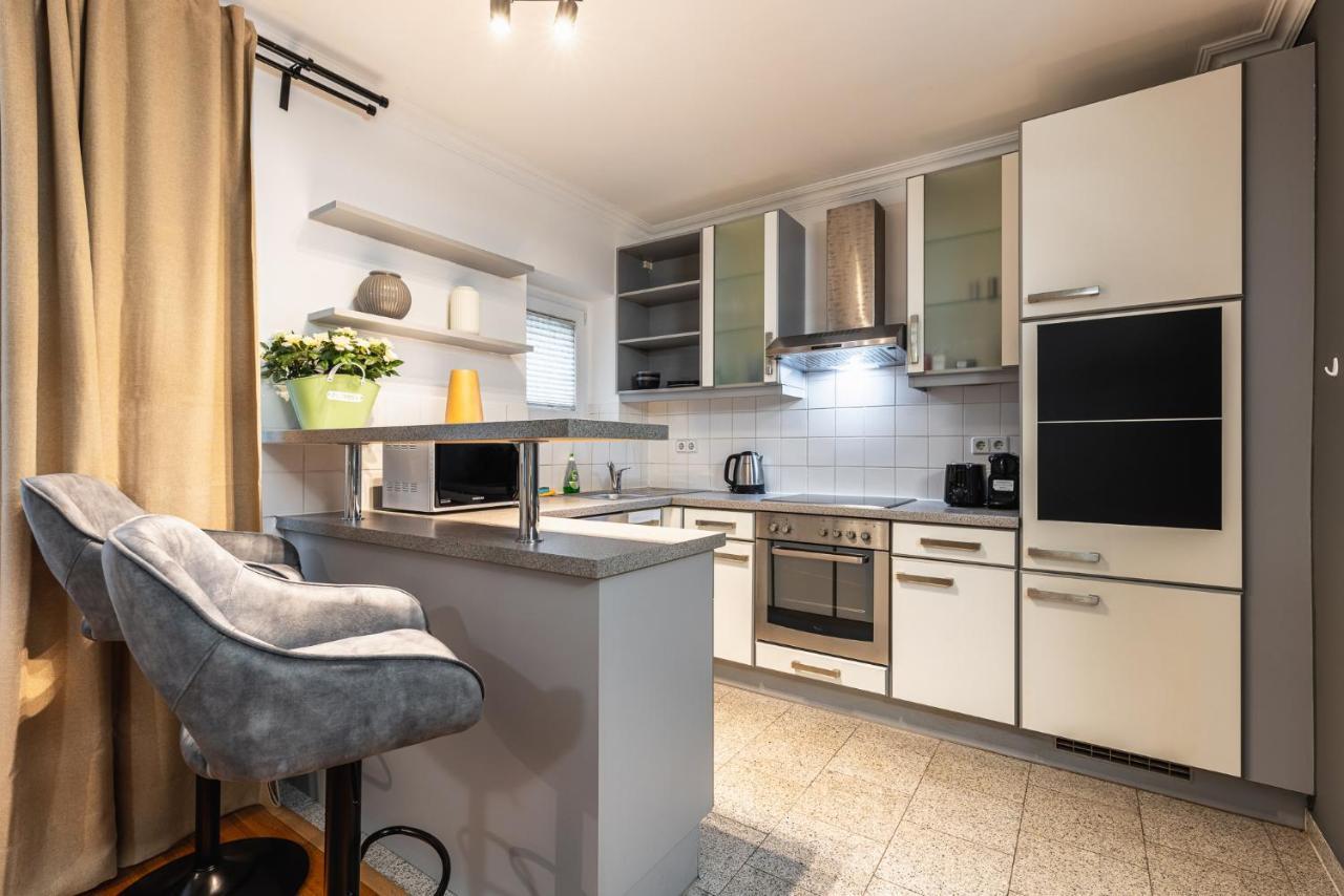 Live Centrally In A Spacious And Modern Apartment In Вена Экстерьер фото