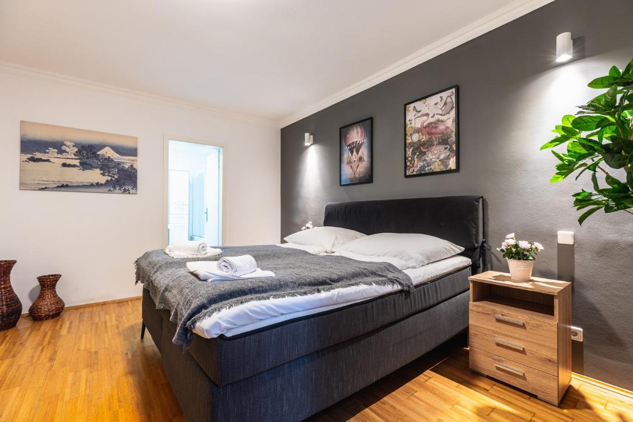Live Centrally In A Spacious And Modern Apartment In Вена Экстерьер фото