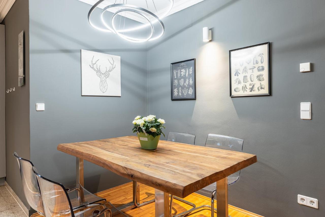 Live Centrally In A Spacious And Modern Apartment In Вена Экстерьер фото