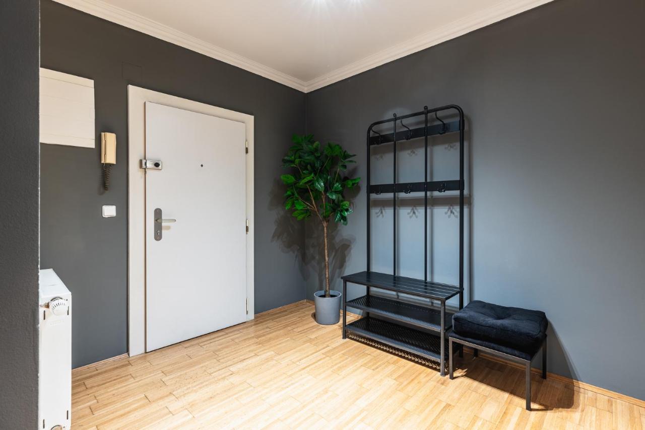 Live Centrally In A Spacious And Modern Apartment In Вена Экстерьер фото