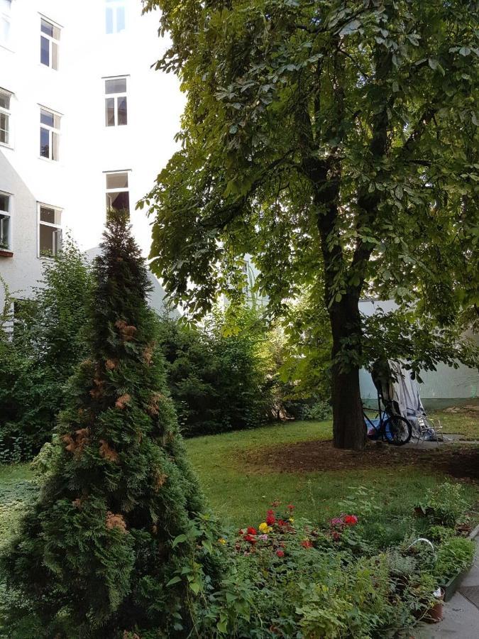 Live Centrally In A Spacious And Modern Apartment In Вена Экстерьер фото